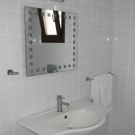 Mimosa Apartment *