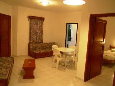 Mimosa Apartment *